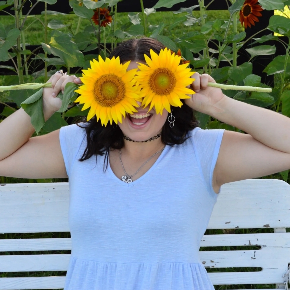 Meet your Posher, Antonia